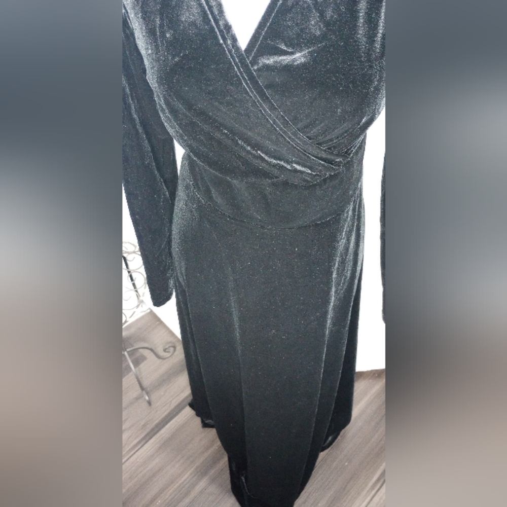 2 For $10 Black Faux Velvet  Dress Khol's - Picture 3 of 8